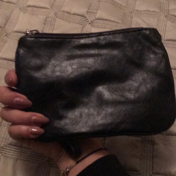 Express black patent leather wristlet - Picture 2 of 4